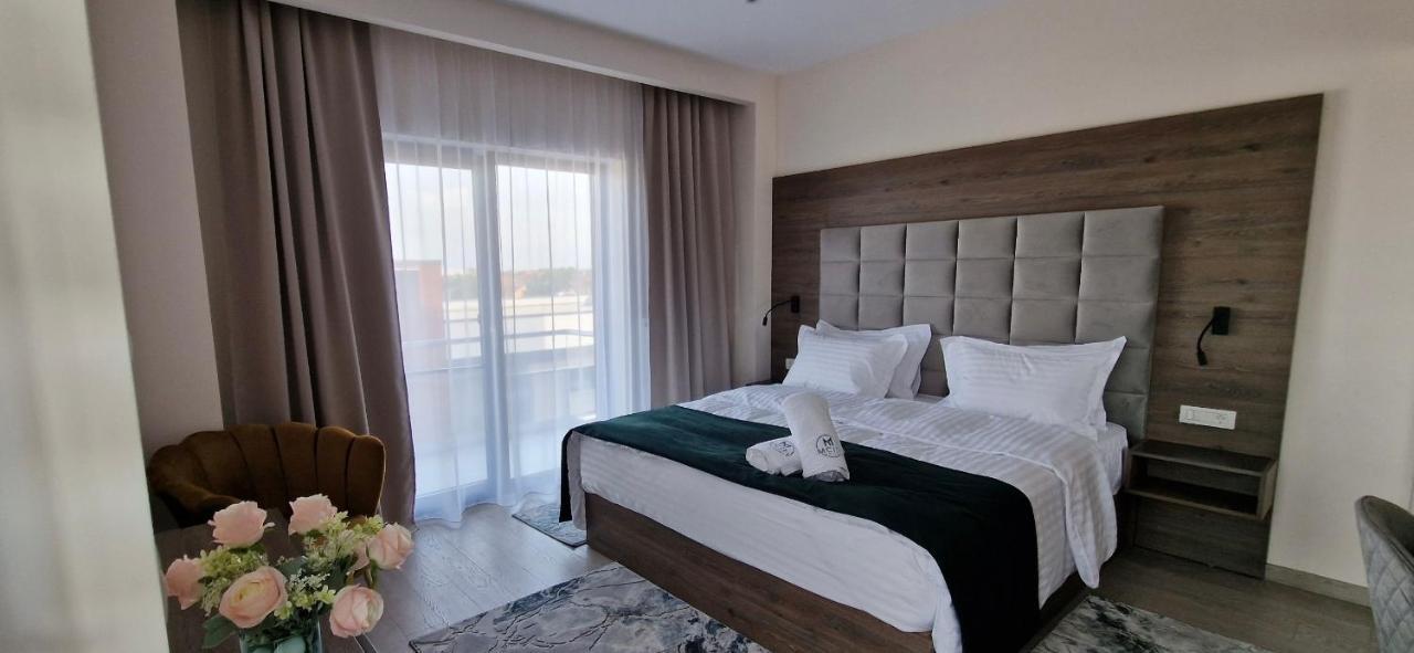 M City Aparthotel Arad Exterior photo