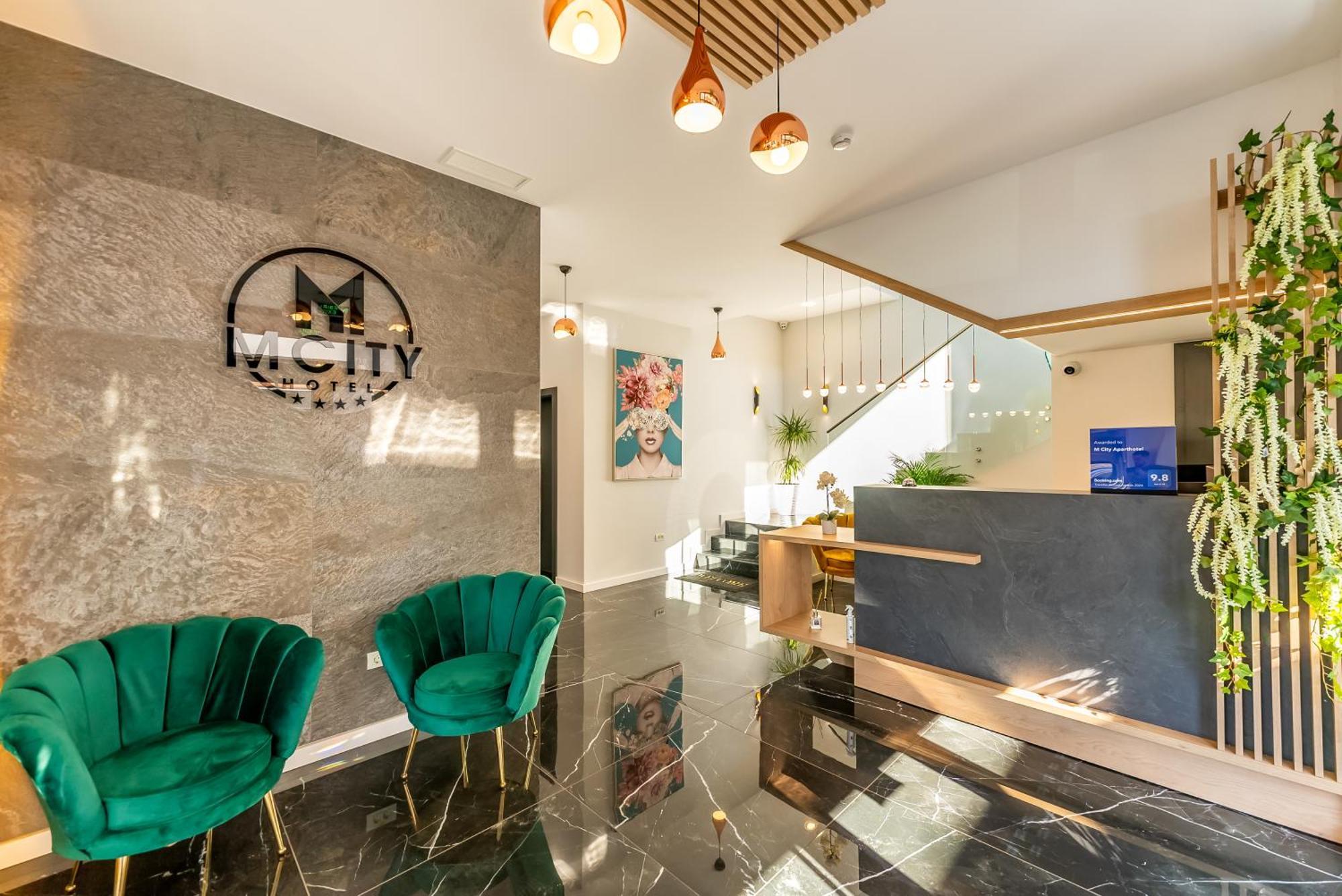M City Aparthotel Arad Exterior photo