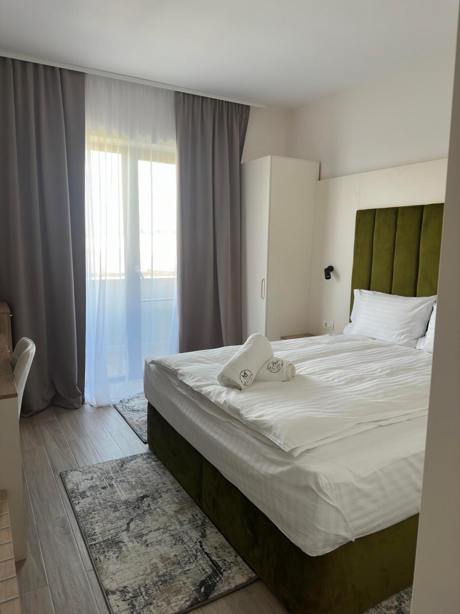 M City Aparthotel Arad Exterior photo