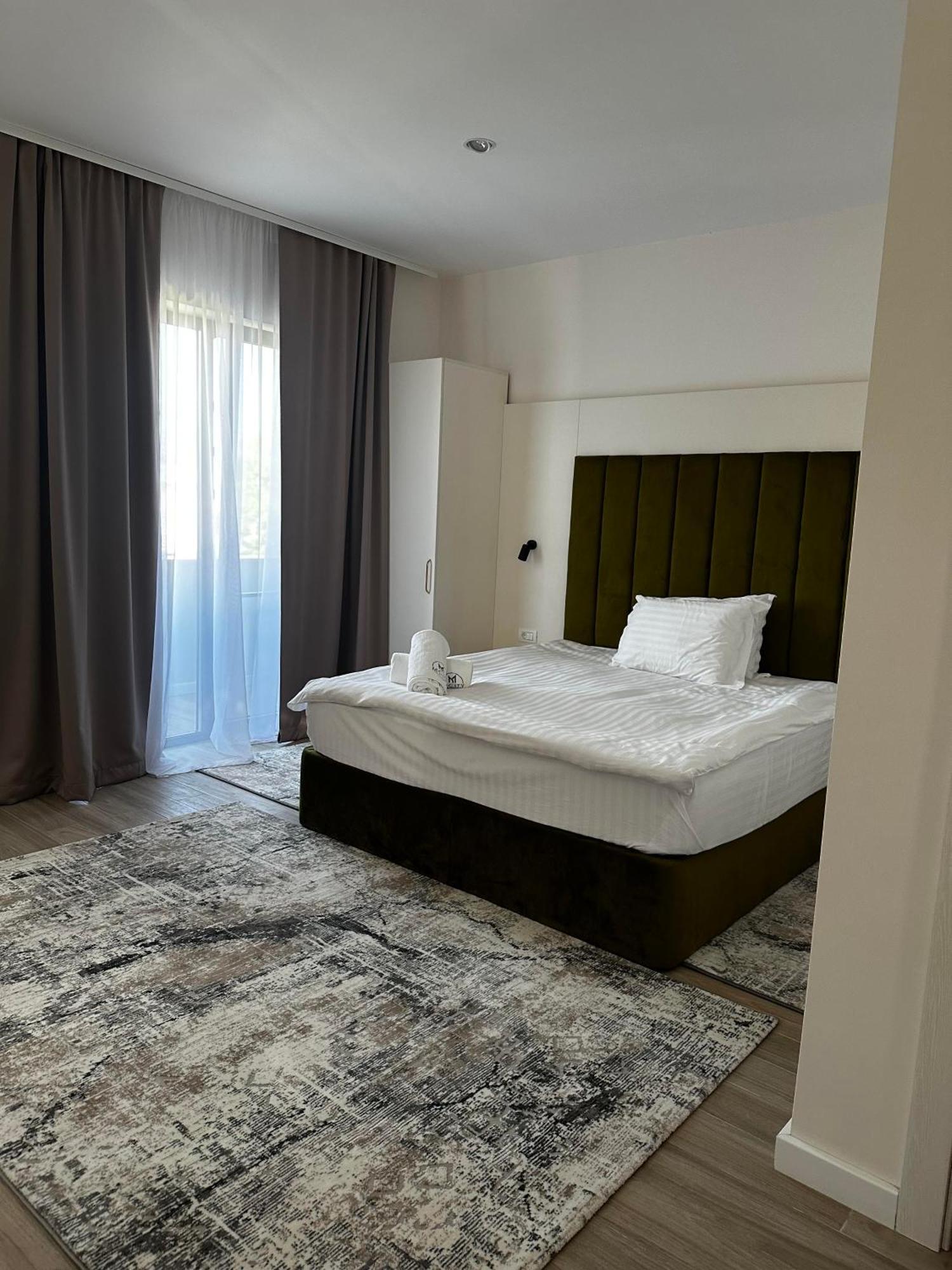 M City Aparthotel Arad Exterior photo