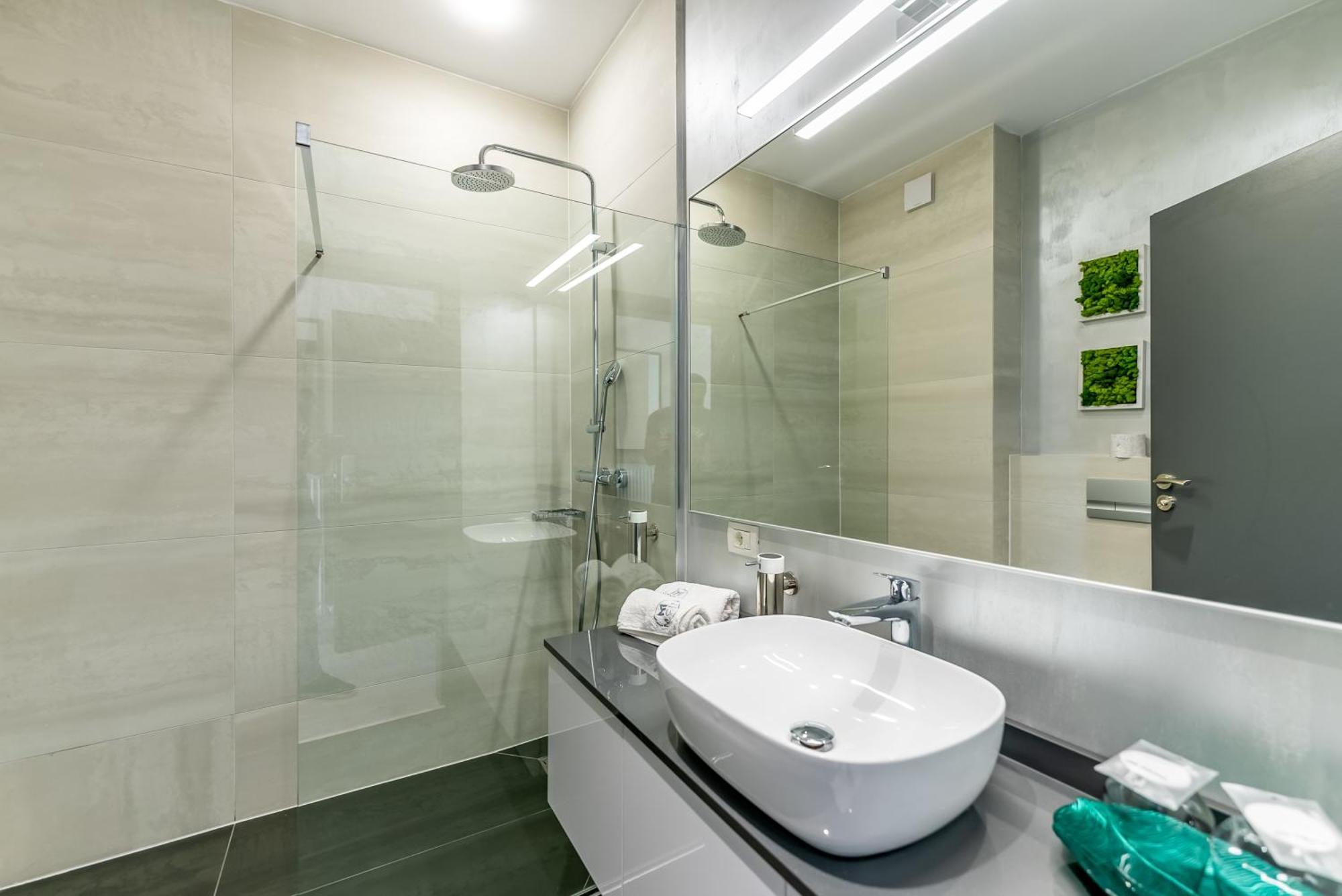 M City Aparthotel Arad Room photo